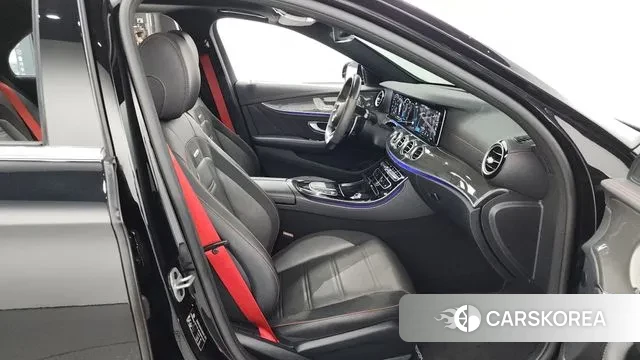 Mercedes-Benz E-Class W213 2022 Черный из Кореи, фото 2