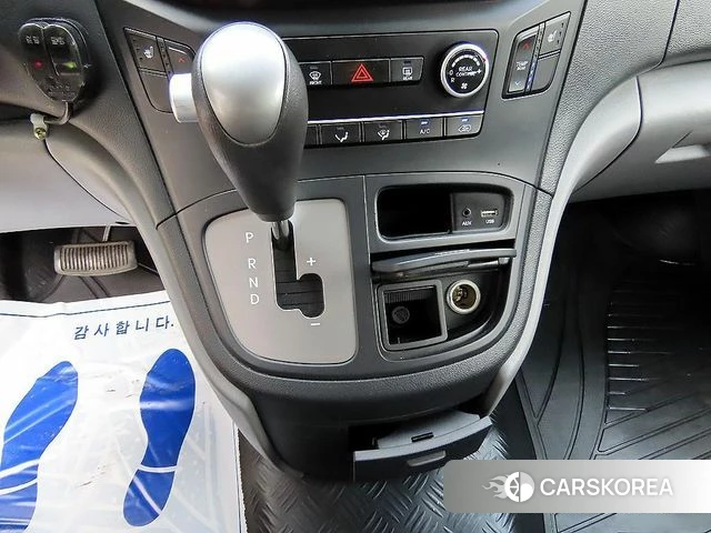 Hyundai The New Grand Starex 2018 Желтый из Кореи, фото 2