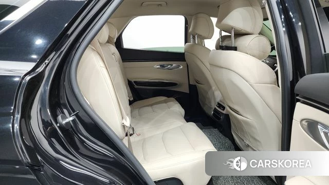 Genesis GV70 2021 Черный из Кореи, фото 2