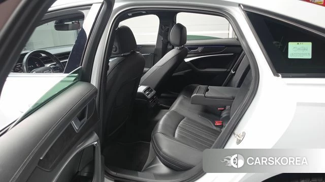 Audi A6 (C8) 2021 Белый из Кореи, фото 2