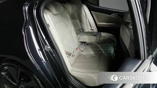 Genesis The New G70 2023 Черный из Кореи, фото 2