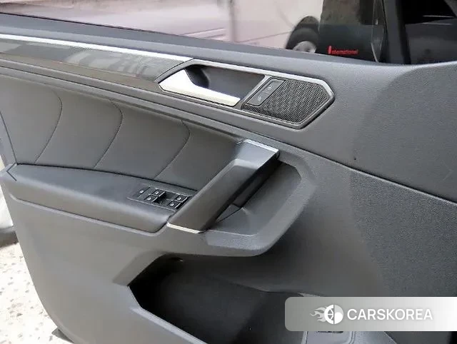 Volkswagen Tiguan second Generation 2018 Синий из Кореи, фото 2