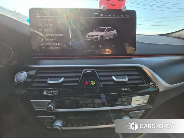 BMW 5 Series (G30) 2022 Белый из Кореи, фото 2