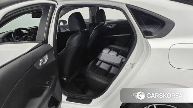 Kia The New K3 2nd generation 2022 Белый из Кореи, фото 2