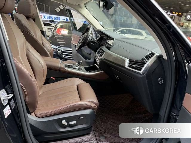 BMW X5 (imported) 2021 Черный из Китая, фото 2
