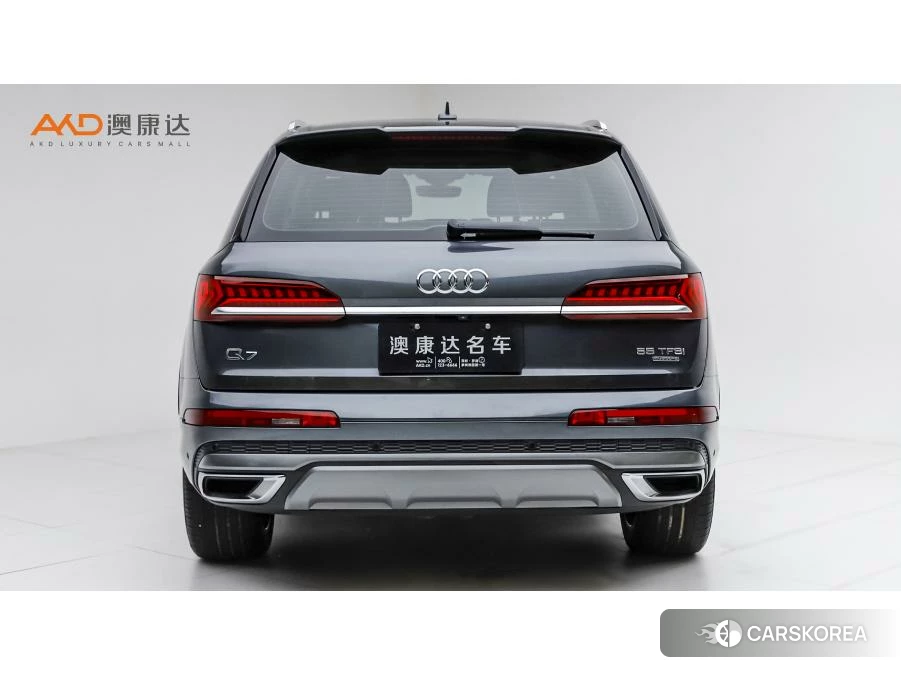 Audi Q7 2021 Темно-серый из Китая, фото 2