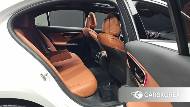 Mercedes-Benz C-Class W206 2025 Белый из Кореи, фото 2