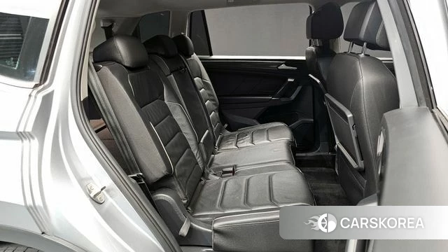 Volkswagen Tiguan Allspace 2020 Серебристо-серый из Кореи, фото 2