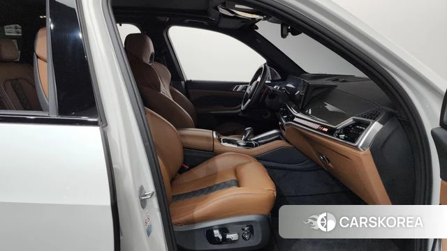BMW X5M (G05) 2024 Белый из Кореи, фото 2