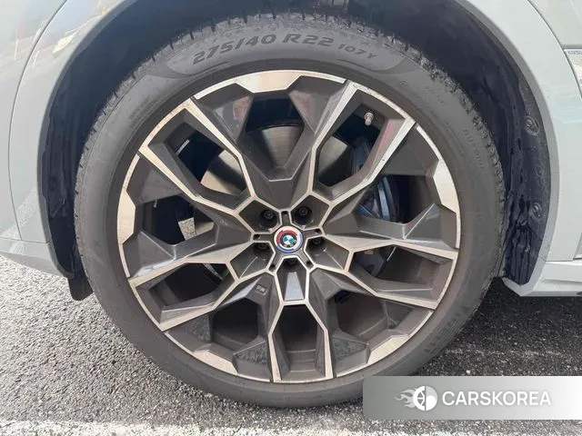 BMW X7 (G07) 2024 Цвет галактики из Кореи, фото 2