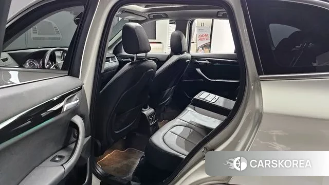 BMW X1 (F48) 2022 Белый из Кореи, фото 2