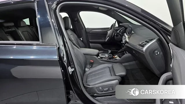 BMW X4 (G02) 2024 Черный из Кореи, фото 2