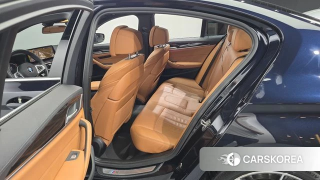 BMW 5 Series (G30) 2021 Черный из Кореи, фото 2