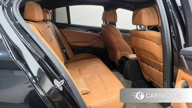 BMW 5 Series (G30) 2021 Черный из Кореи, фото 2