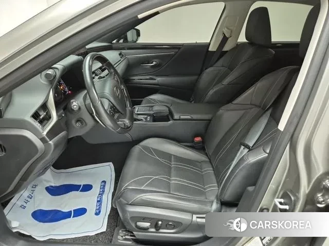 Lexus ES300h 7th generation 2020 Серый из Кореи, фото 2