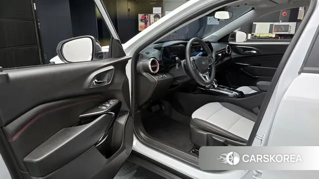 Chevrolet (GM Daewoo) Trax Crossover 2024 Белый из Кореи, фото 2