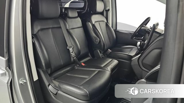 Hyundai Staria 2022 Серебряный из Кореи, фото 2