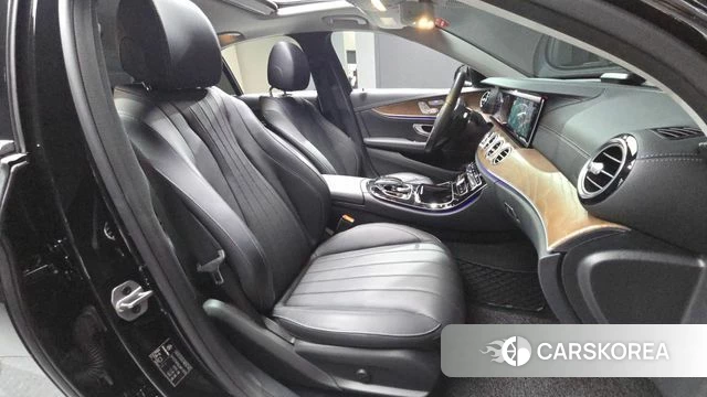 Mercedes-Benz E-Class W213 2020 Черный из Кореи, фото 2