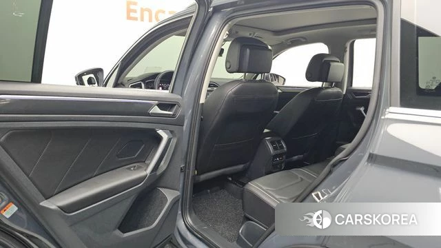 Volkswagen Tiguan second Generation 2024 Серый из Кореи, фото 2
