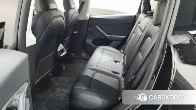 Tesla Model Y 2023 Черный из Кореи, фото 2