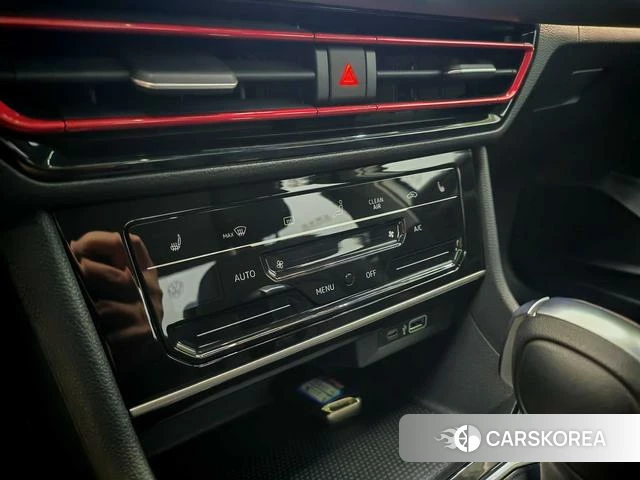 Volkswagen Lavida 2024 Белый из Китая, фото 2