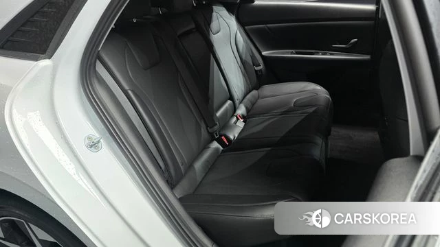 Hyundai Avante Hybrid (CN7) 2022 Белый из Кореи, фото 2