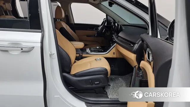 Kia Carnival 4th generation 2023 Белый из Кореи, фото 2