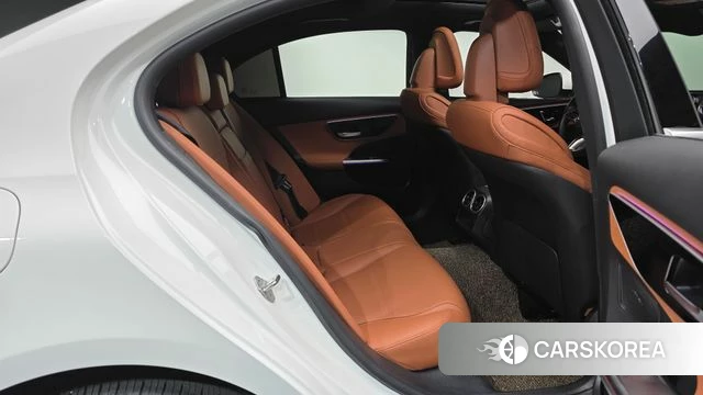 Mercedes-Benz C-Class W206 2022 Белый из Кореи, фото 2
