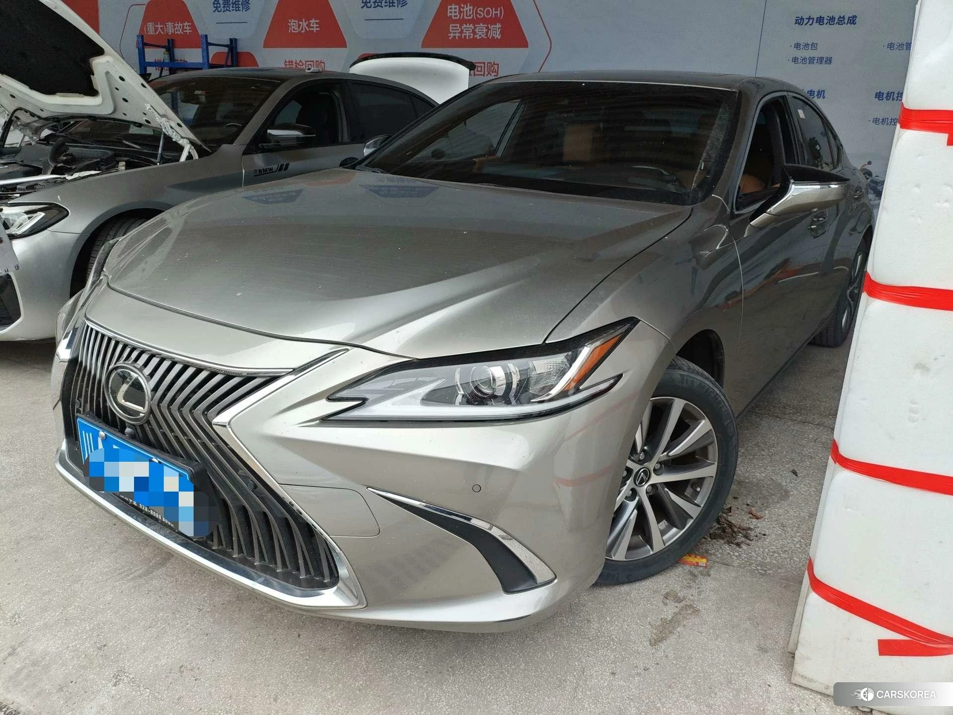 Lexus ES 2021 Серебристо-серый из Китая, фото 2