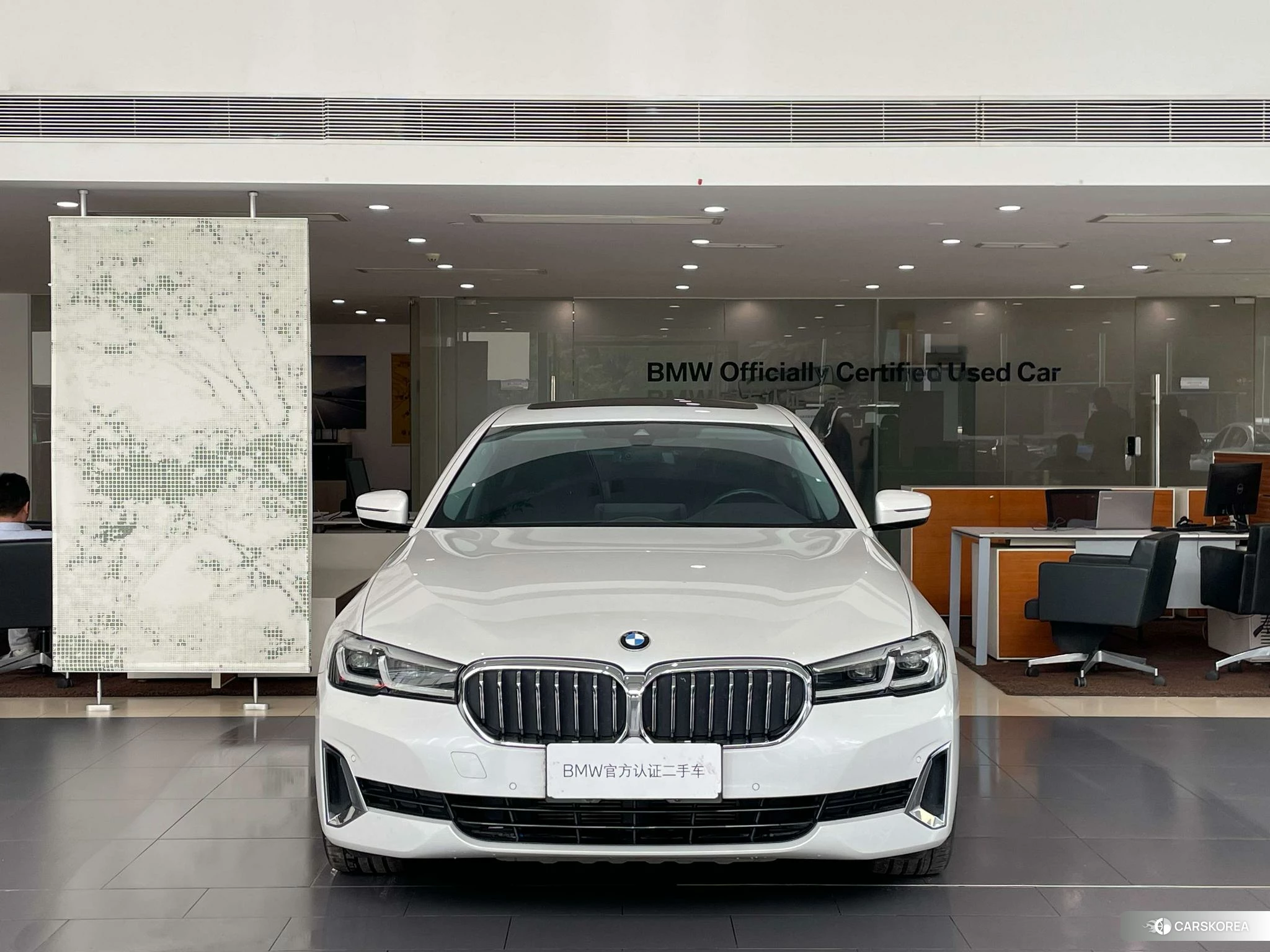 BMW 5 series 2020 Белый из Китая, фото 2