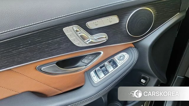 Mercedes-Benz GLC-Class X253 2022 Черный из Кореи, фото 2