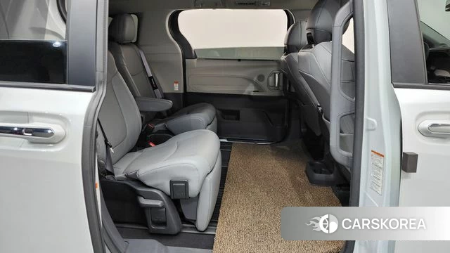 Toyota Sienna 4th Generation 2023 Белый из Кореи, фото 2