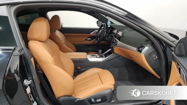 BMW 4 Series (G22) 2022 Черный из Кореи, фото 2