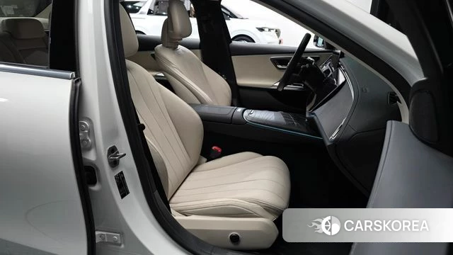 Mercedes-Benz E-Class W214 2024 Белый из Кореи, фото 2