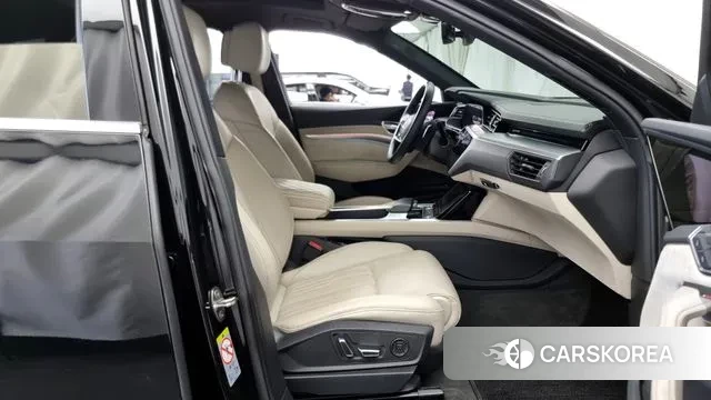 Audi e-Tron 2020 Черный из Кореи, фото 2