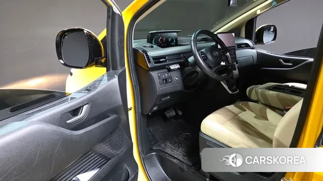 Hyundai Staria 2024 Желтый из Кореи, фото 2