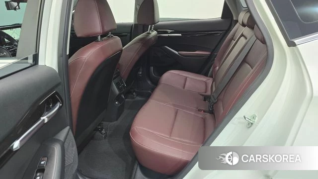 Kia Seltos 2022 Белый из Кореи, фото 2