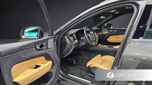 Volvo XC60 second Generation 2023 Серый из Кореи, фото 2