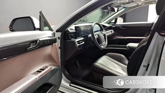 Hyundai Grandeur Hybrid (GN7) 2023 Белый из Кореи, фото 2