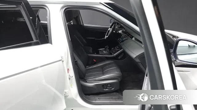 Land Rover Range Rover Evoque 2nd Generation 2019 Белый из Кореи, фото 2