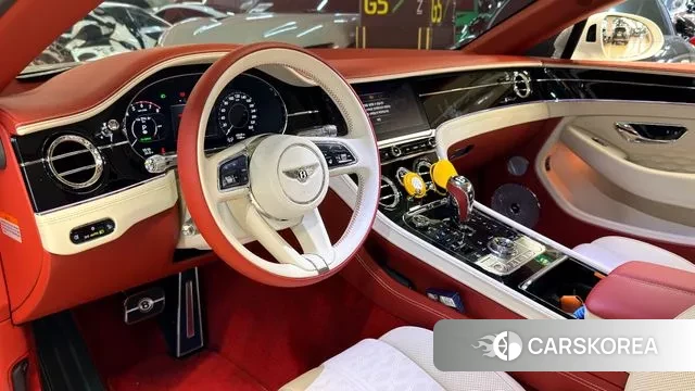 Bentley Continental GT 4th Generation 2025 Белый из Кореи, фото 2