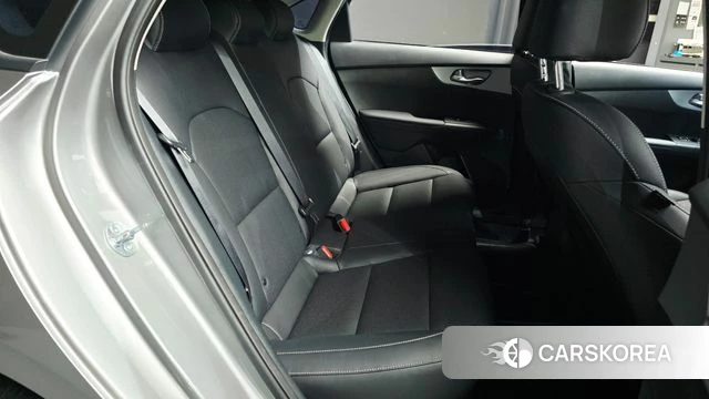 Kia The New K3 2nd generation 2023 Серебристо-серый из Кореи, фото 2