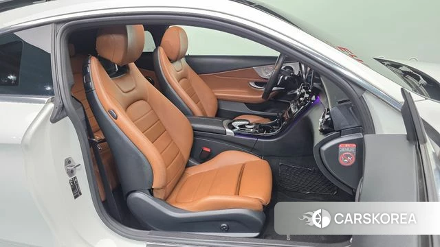 Mercedes-Benz C-Class W205 2019 Белый из Кореи, фото 2