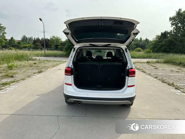 Volkswagen Touran L 2021 Белый из Китая, фото 2