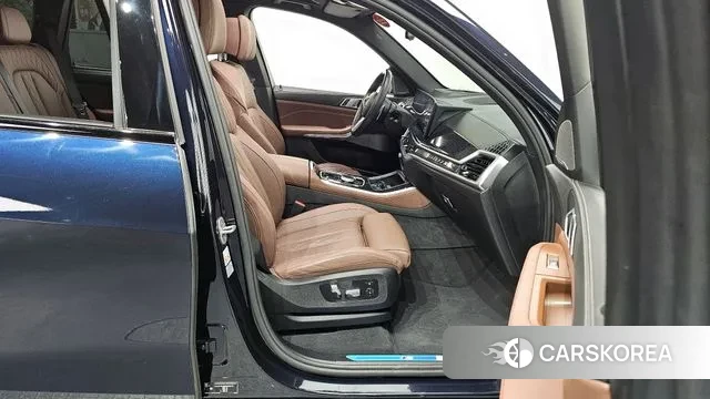 BMW X5 (G05) 2024 Черный из Кореи, фото 2