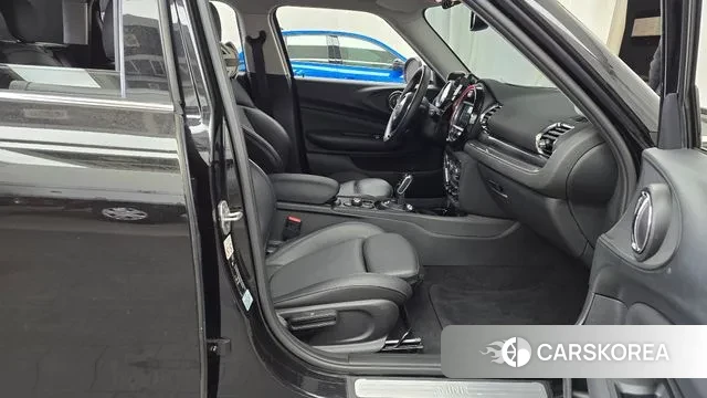 Mini Cooper Clubman 2021 Черный из Кореи, фото 2