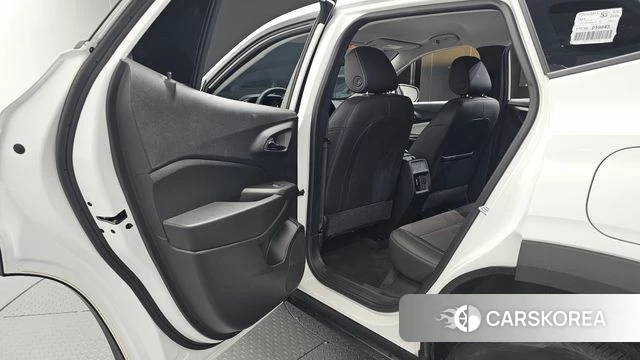 Chevrolet (GM Daewoo) Trax Crossover 2023 Белый из Кореи, фото 2