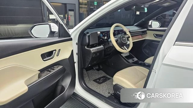 Hyundai Kona (SX2) 2024 Белый из Кореи, фото 2