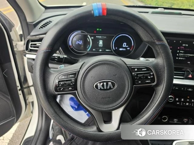 Kia Niro Plus 2022 Белый из Кореи, фото 2
