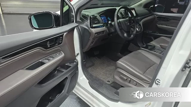 Honda Odyssey 2023 Белый из Кореи, фото 2